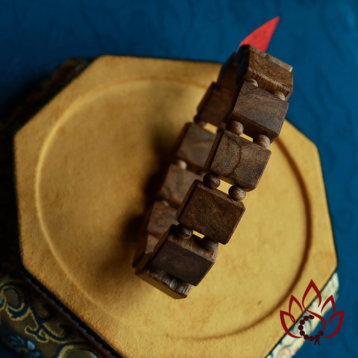 Vòng Trầm Hương Hạt Lách | Trầm Tốc Banh Tự Nhiên